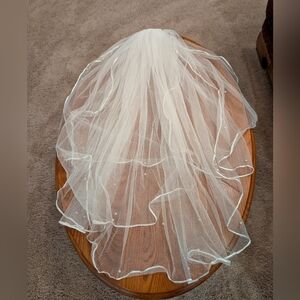 Elegant White Bridal Veil With Clip